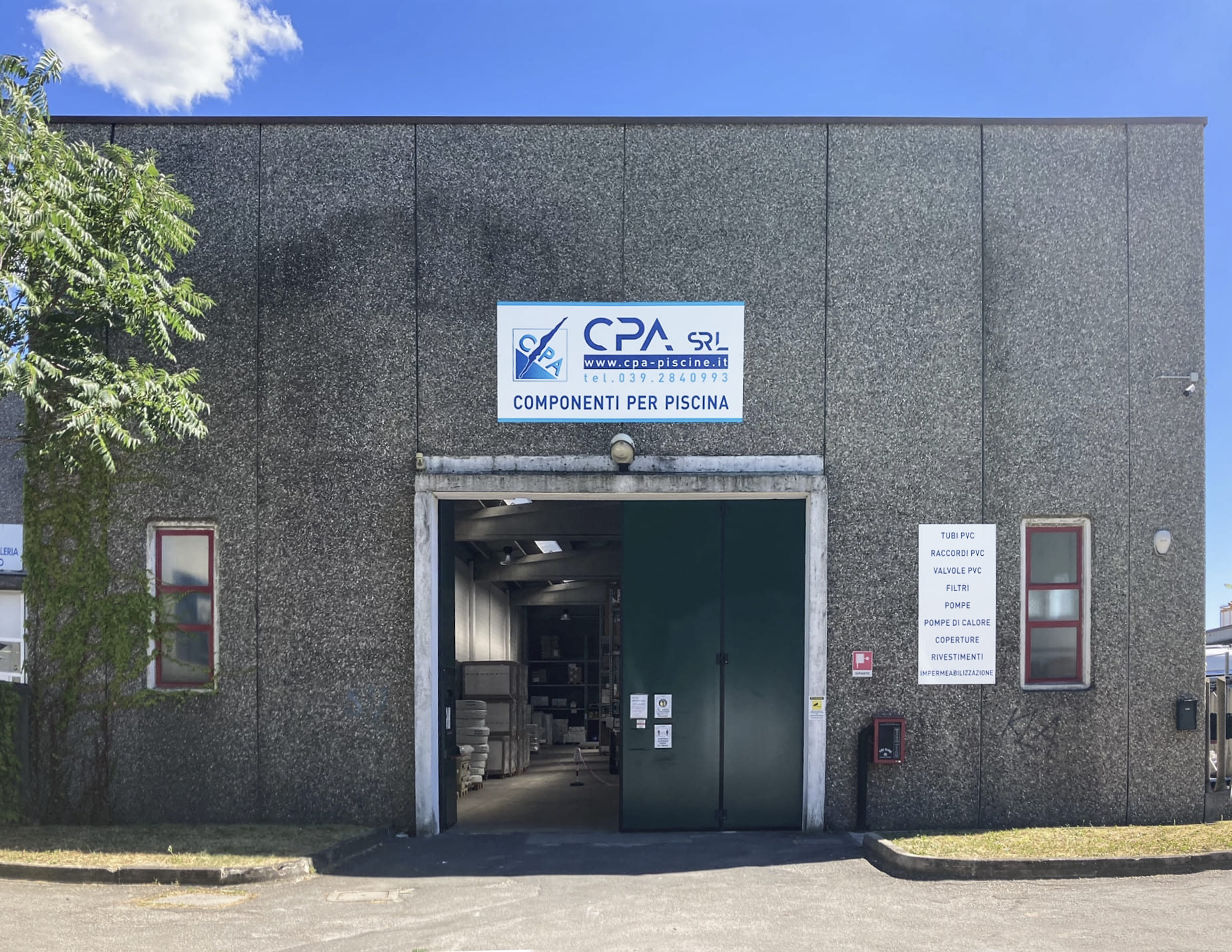Magazzino della sede a Monza
